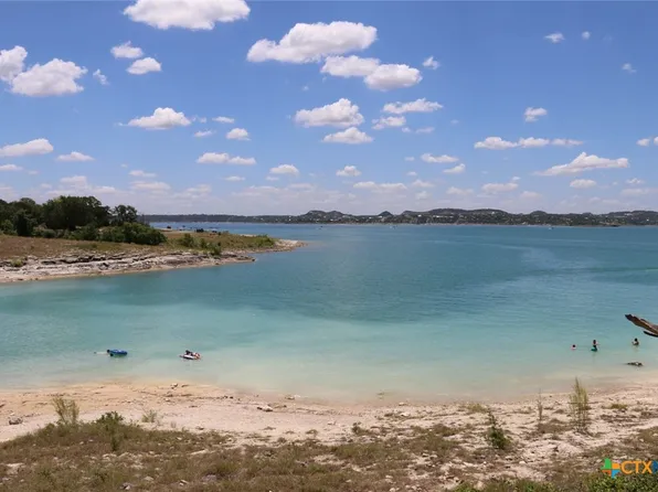 1950 Triple Peak Dr, Canyon Lake, TX 78133