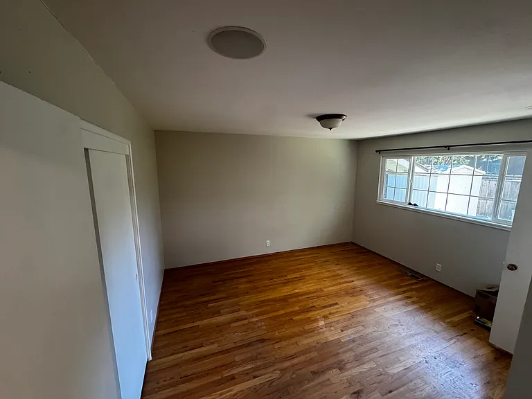 2131 Fernvale Dr — Photo 11