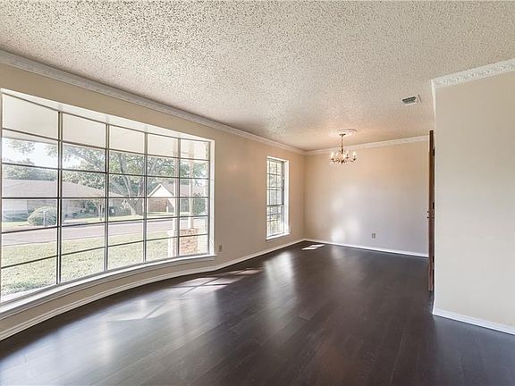 5th image of 1053 Briarwood Ln