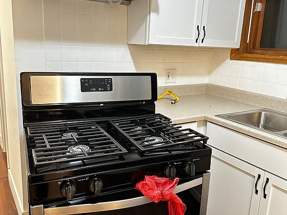 5th image of 3109 S Benson St #G