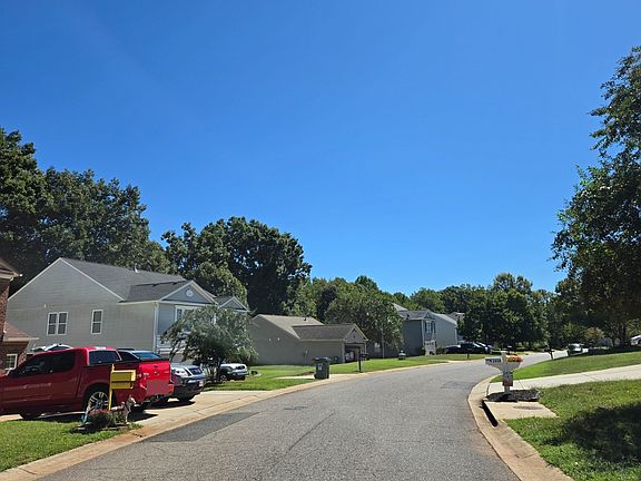 4th image of 1922 Leesburg Dr