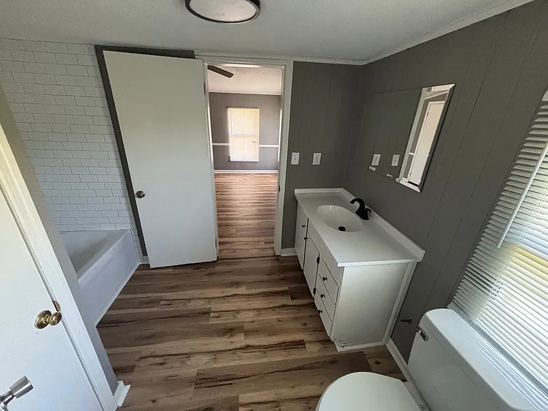 421 Hannaway St — Photo 9