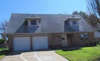 1st image of 806 Chevy Chase Dr