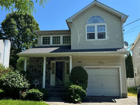 82B Inwood Road, Port Washington, NY 11050