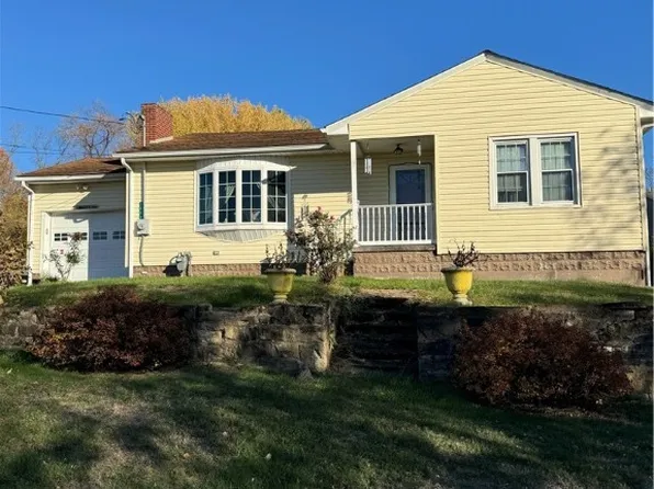 1006 Roy St, Connellsville, PA 15425