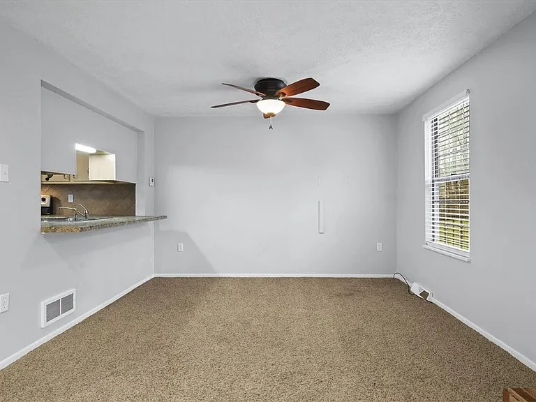 1101 Timberglen Dr — Photo 5