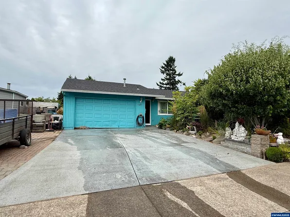 1051 Orchard Ln, Woodburn, OR 97071