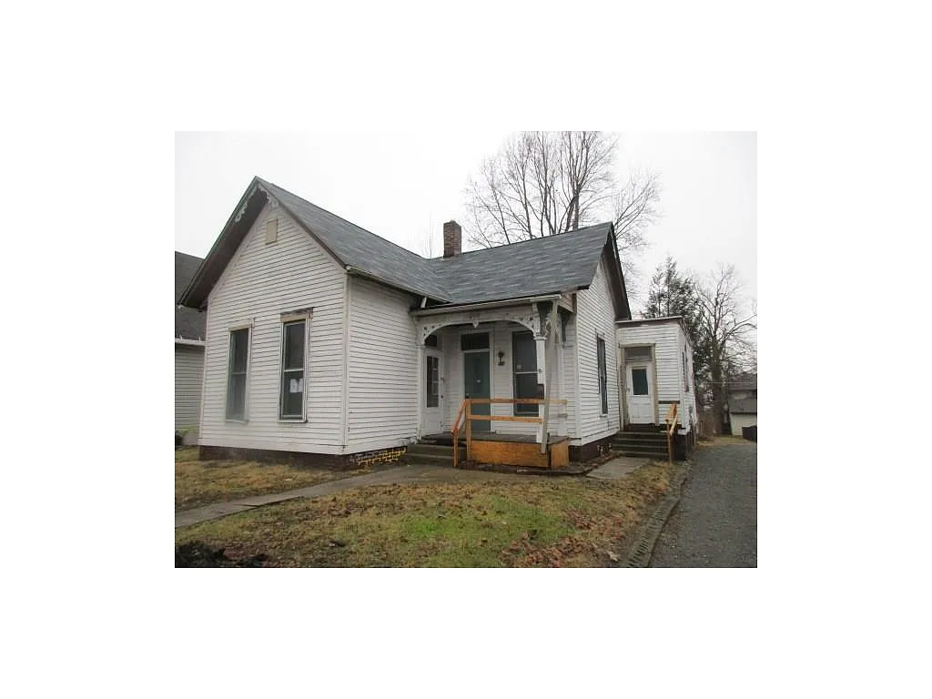 504 W Pike St photo 1