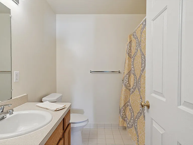 Two Bedroom B - 2 Bed / 2 Bath - 865 Sq.Ft.