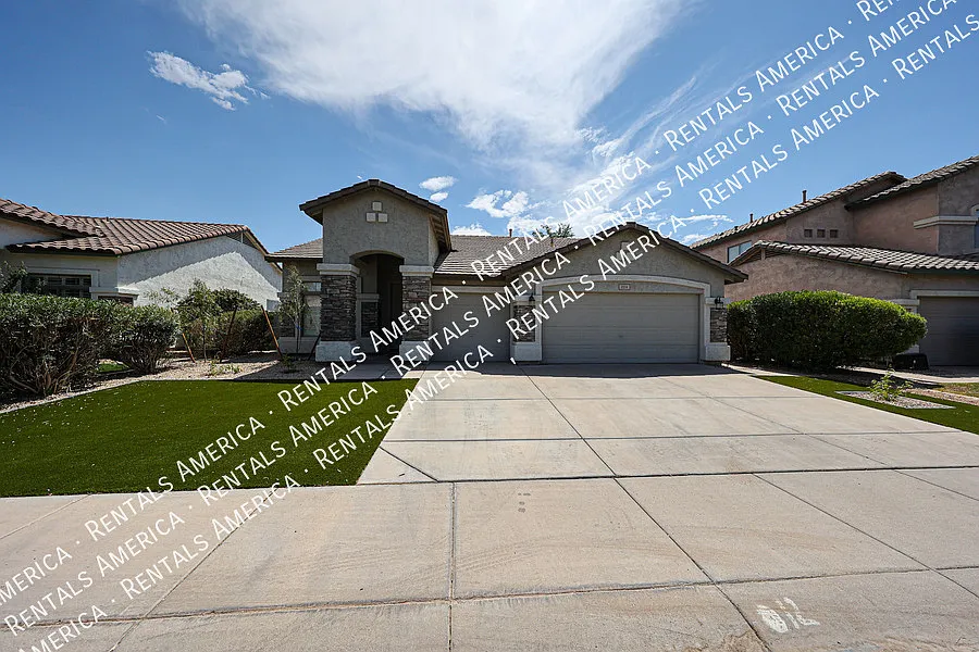 Gorgeous 4 Bd/2 Bth w/Office & Pool, Desirable Chandler Location — Photo 3