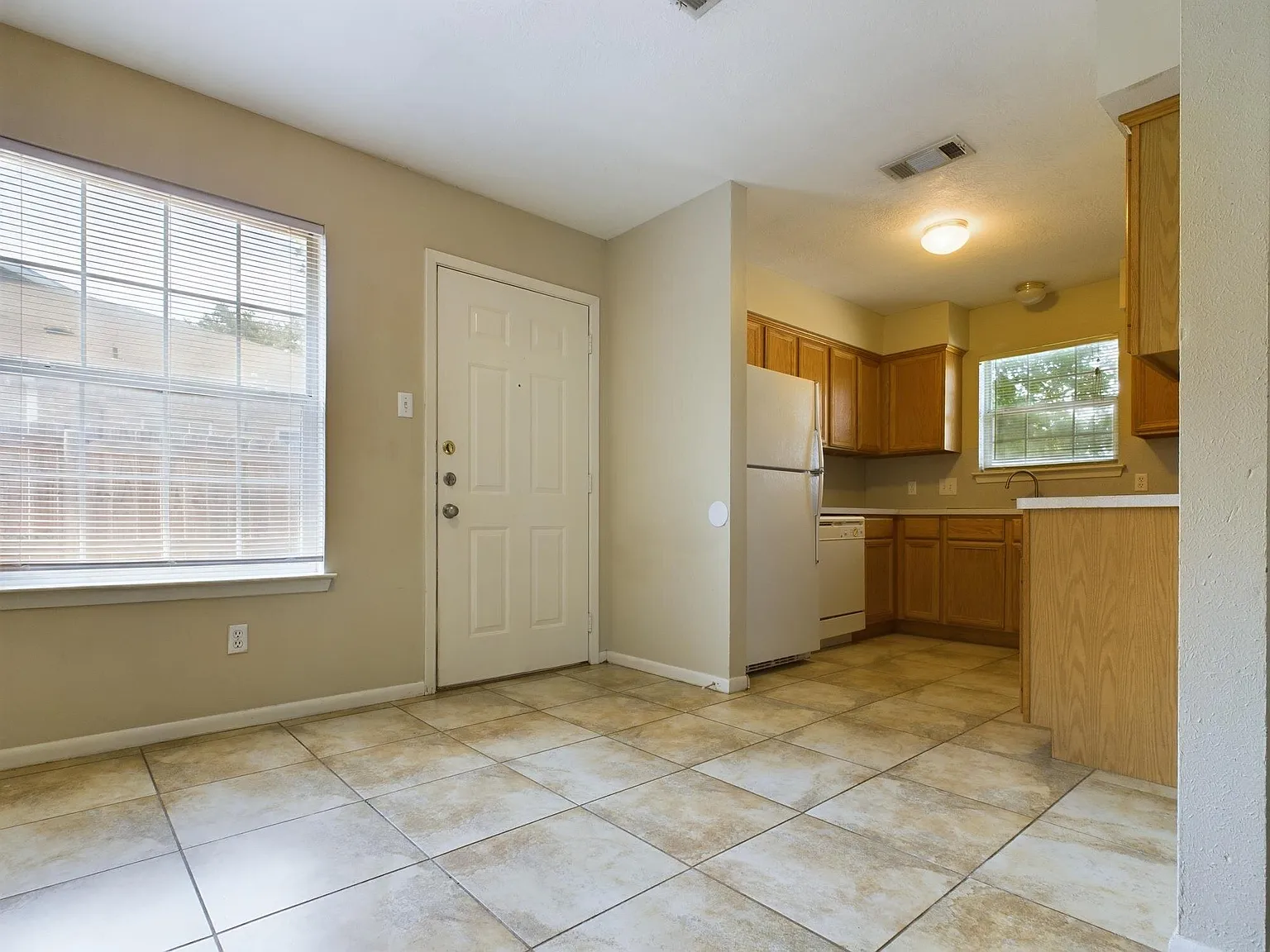 2404 Brittain — Photo 2