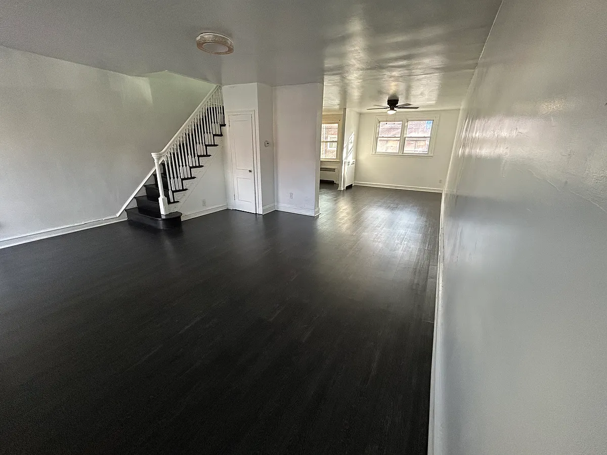 Building Photo - 7418 Rugby St