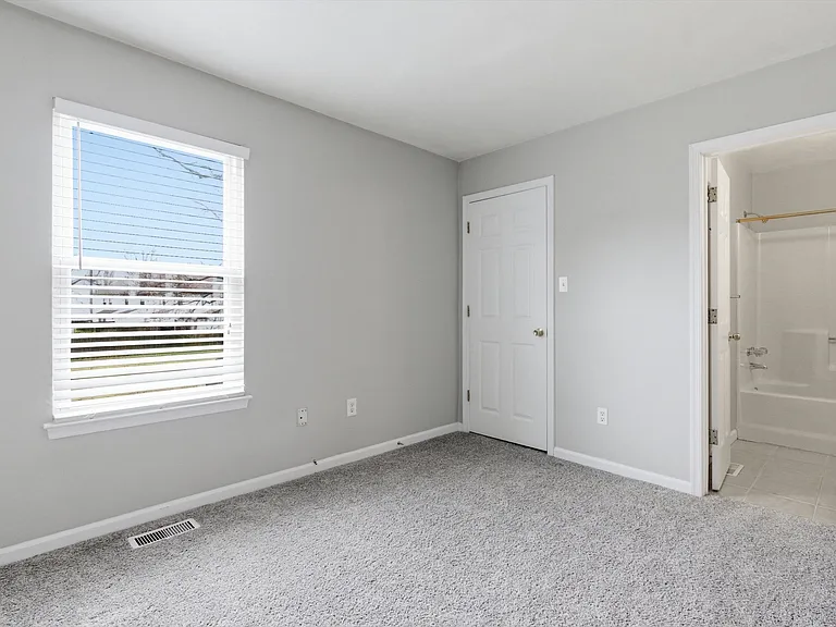 435 Greenview Dr — Photo 20
