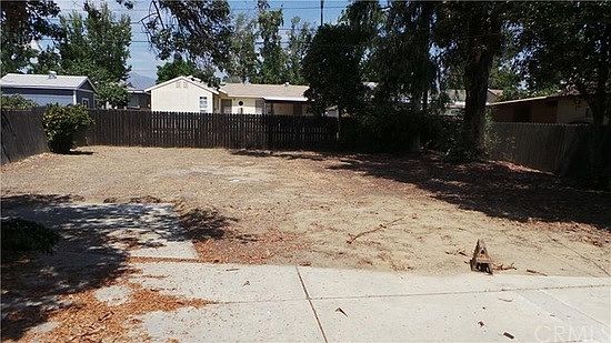 4th image of 740 W D St