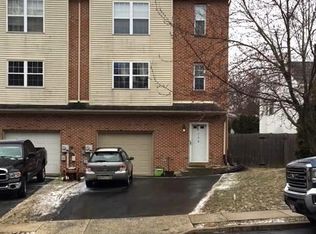 106 E 2nd St, Alburtis, PA 18011