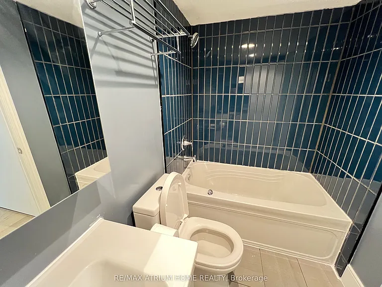 410 Queens Quay W #905 — Photo 35