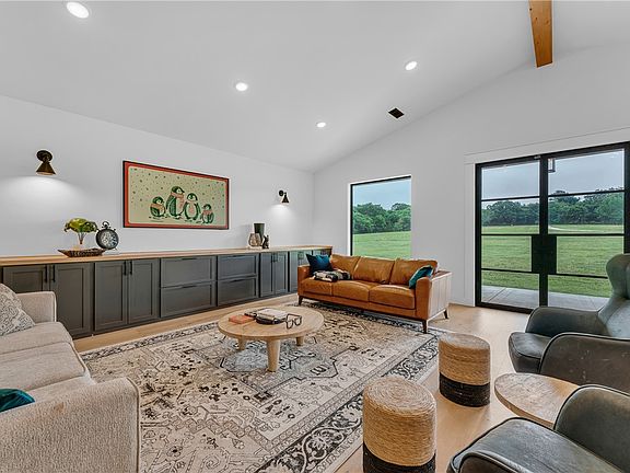 4th image of 22694 Kings Ranch Rd