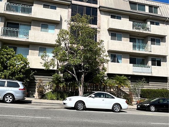 2nd image of 390 S Sepulveda Blvd APT 208