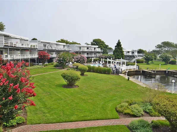 35 Library Avenue #6J, Westhampton Beach, NY 11978