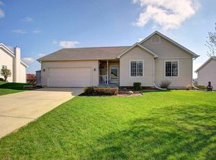 937 Vista Ridge Dr, Mount Horeb, WI 53572