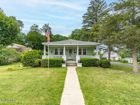 10 Prospect Heights Avenue, Rensselaer, NY 12144