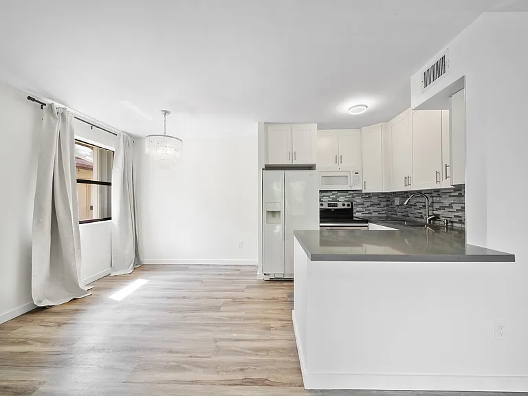 485 NW 210th St #206 — Photo 10