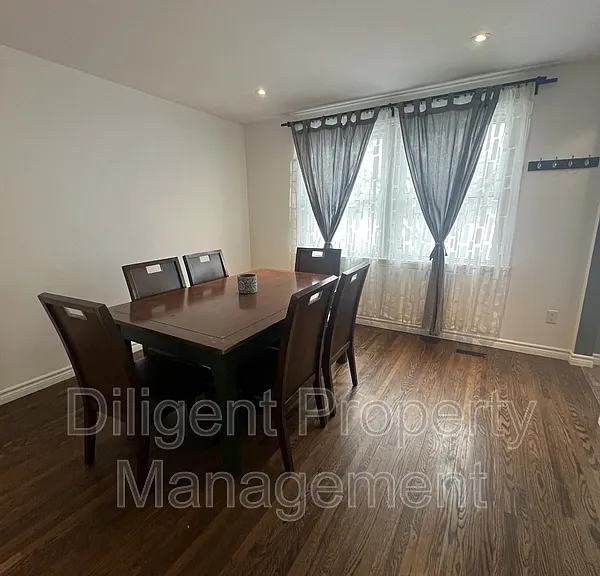 596 Garside Dr — Photo 8