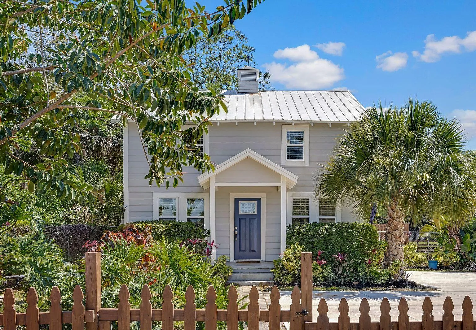 3 bed, 2.0 bath, 1248 sqft, $3,300 — Photo 3