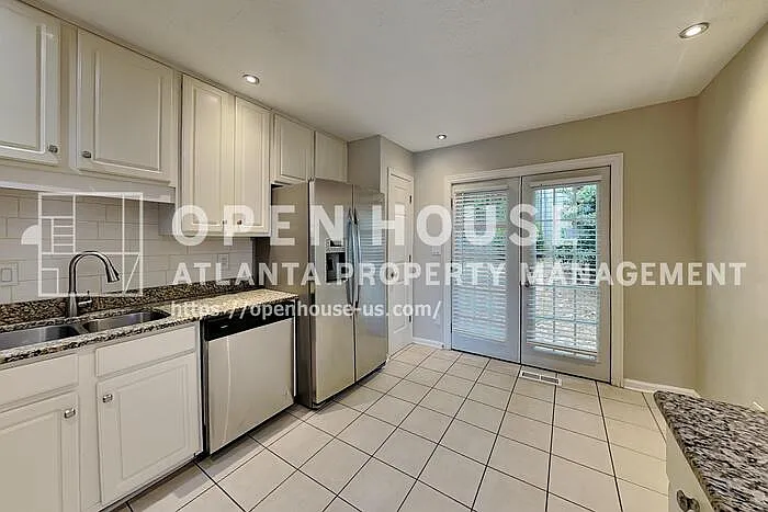 6017 Bordeau Walk SE — Photo 4