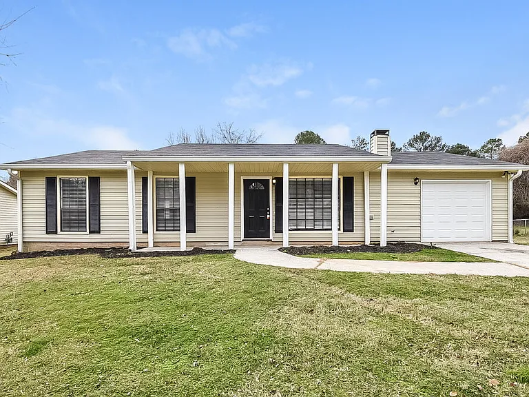306 River Chase Dr — Photo 1