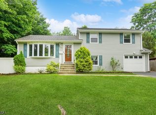13 Belmont Dr, Livingston, NJ 07039