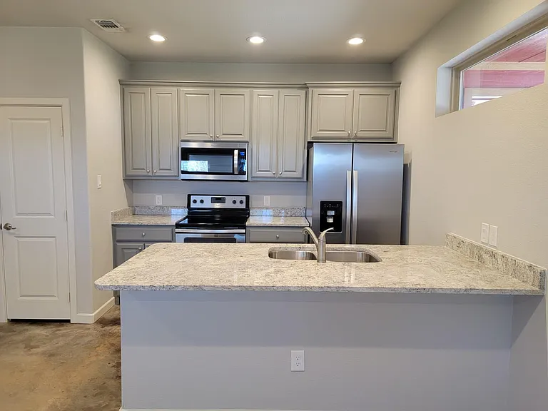 117 Bridle Dr — Photo 4