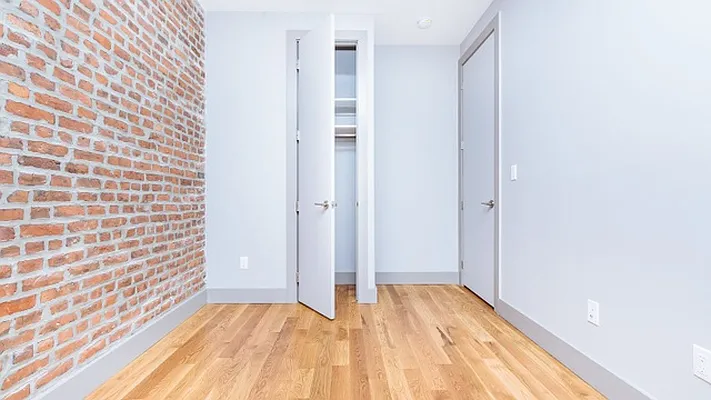 Rented by EXR | media 5