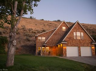 365 Blossom Way, Yakima, WA 98908