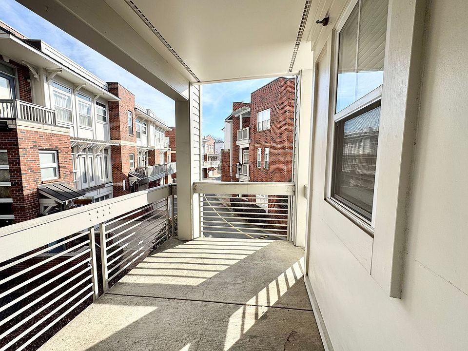 1st image of 546 Oakland Ave