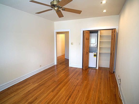 3rd image of 4615 N Rockwell St #1