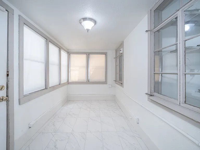 608 S Bluff Ave — Photo 11