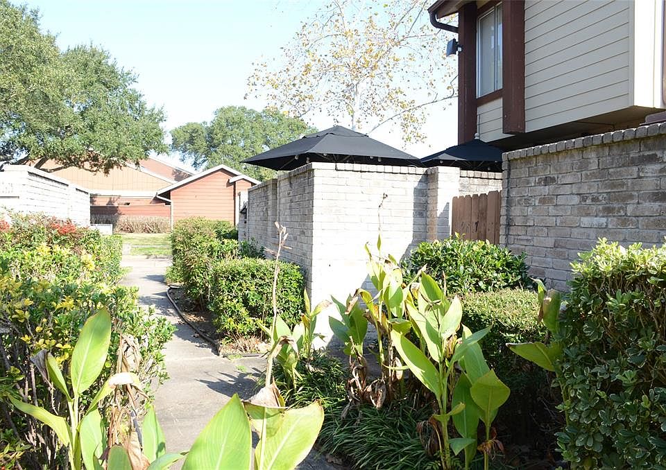 1st image of 12617 Newbrook Dr