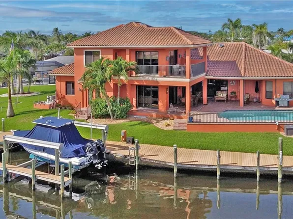 447 Avalon Dr, Cape Coral, FL 33904