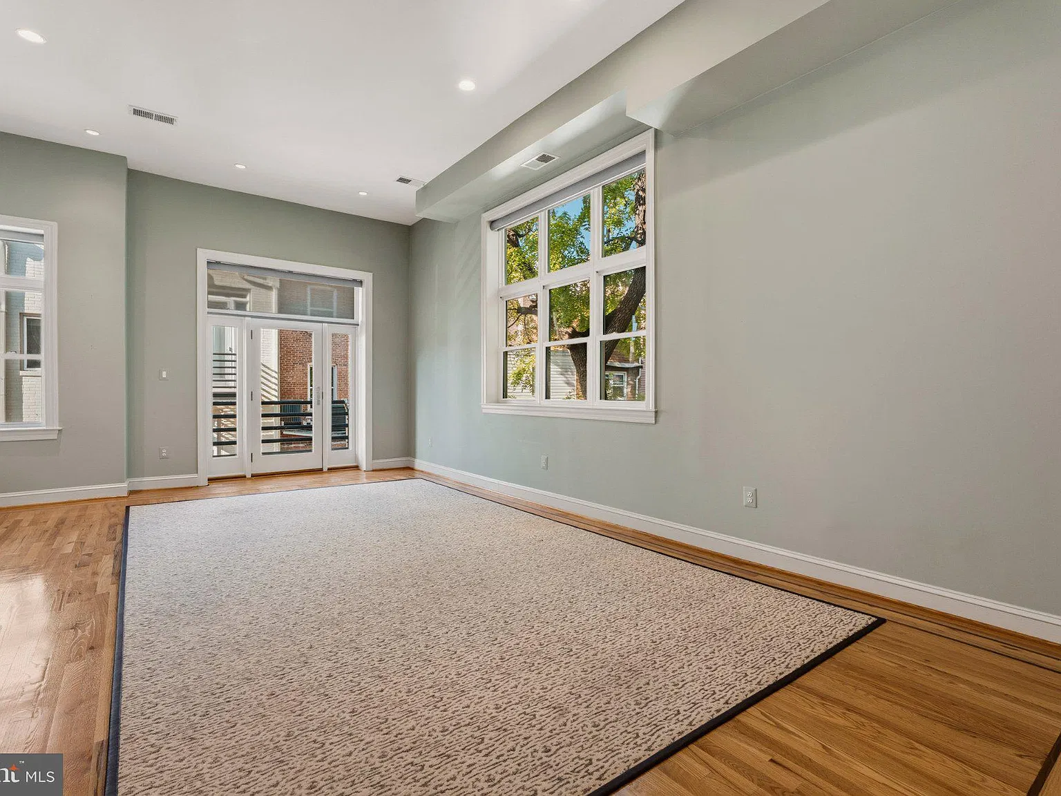 2 bed, 2.5 bath, 1590 sqft, $4,895 — Photo 4