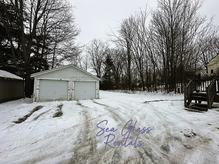 Elm St — Photo 16