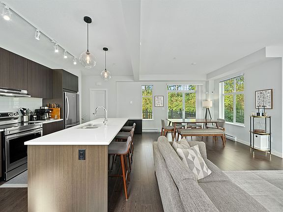 3rd image of 23061 Lougheed Hwy #2705