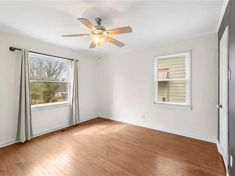 1649 Beecher St SW — Photo 11