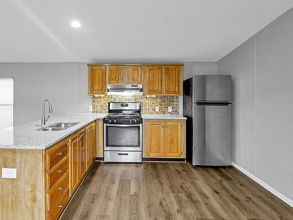 4th image of 2377 Bohnburg Ave