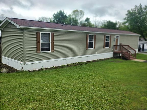 3rd image of 203 Cardinal Dr