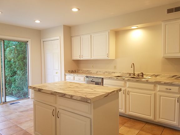 4th image of 2801 Jockey Hollow Dr