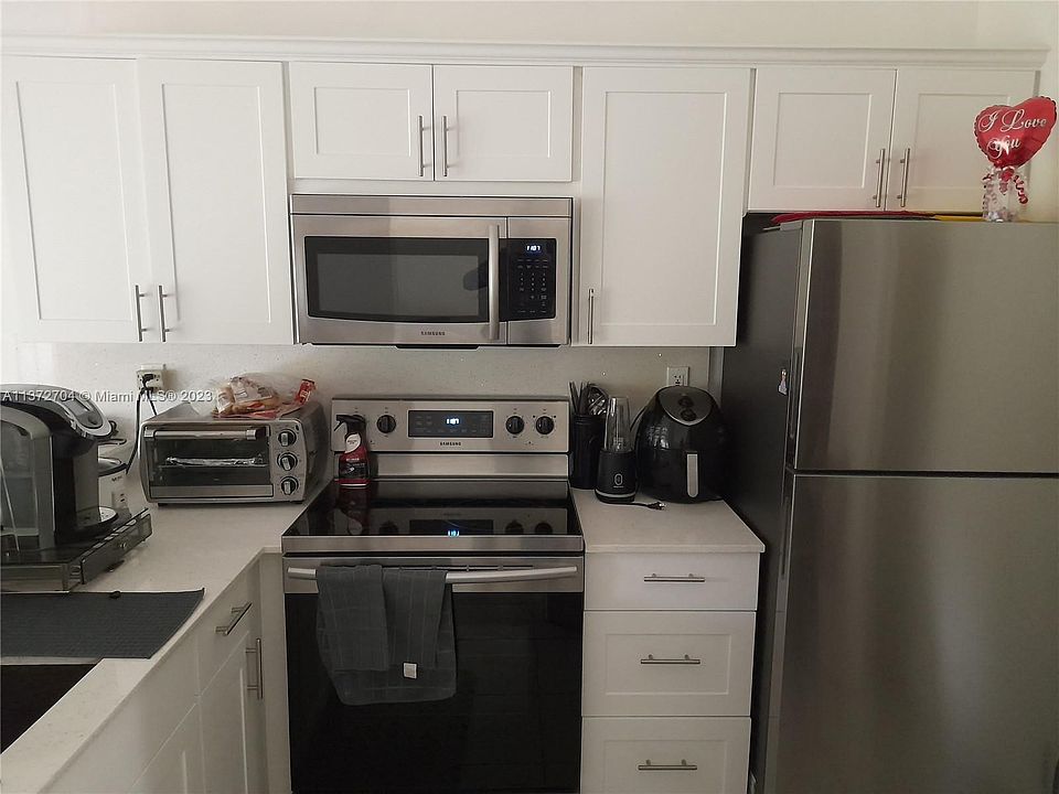 1st image of 14122 SW 93rd Ln #14122