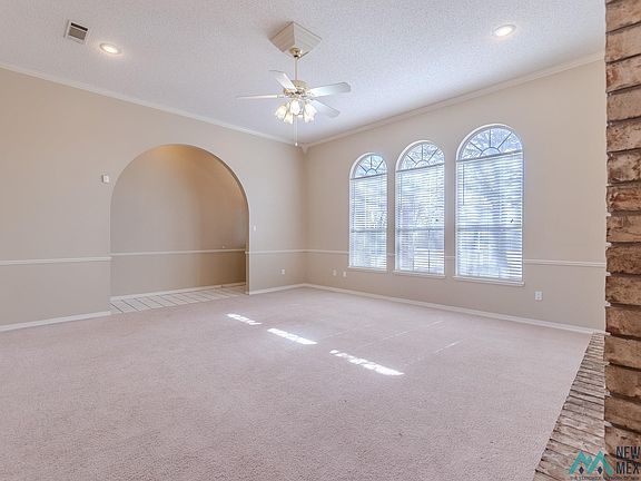 5th image of 1204 Rosewood Dr