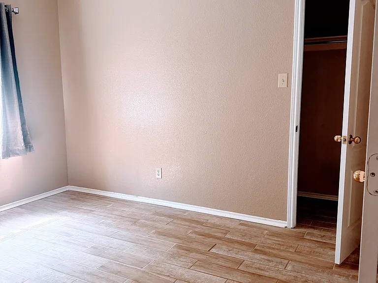 11521 Blanchard Dr — Photo 16