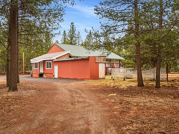 3rd image of 52070 Elderberry Ln